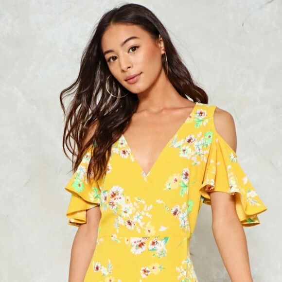 Nasty Gal Yellow Floral Cold Shoulder Wrap Sun Dress Size 6 - Picture 3 of 10